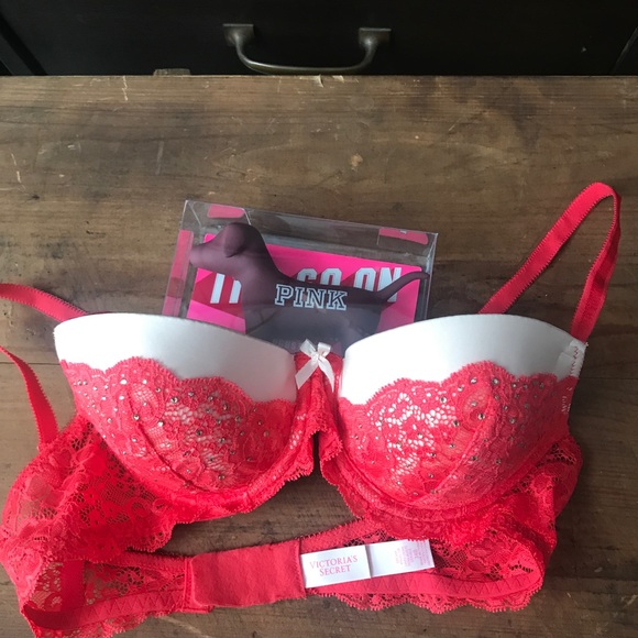 Victoria Secrets Peach Bra (34B) & Dog - Picture 3 of 4